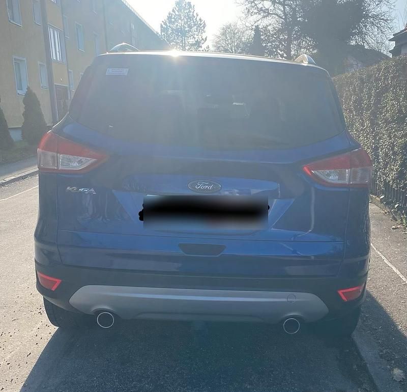 Gebraucht Ford Kuga 150 PS (110 kW) 2016 Blau SUV