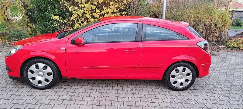 Rot Gebraucht 2008 Opel Astra GTC Edition Limousine | 1.100 € (Superpreis) - Bild 1/4
