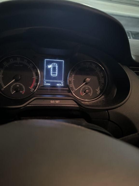 Rot Gebraucht 2019 Skoda Octavia Active Kombi | 14.900 € (Etwas zu teuer) - Bild 1/4