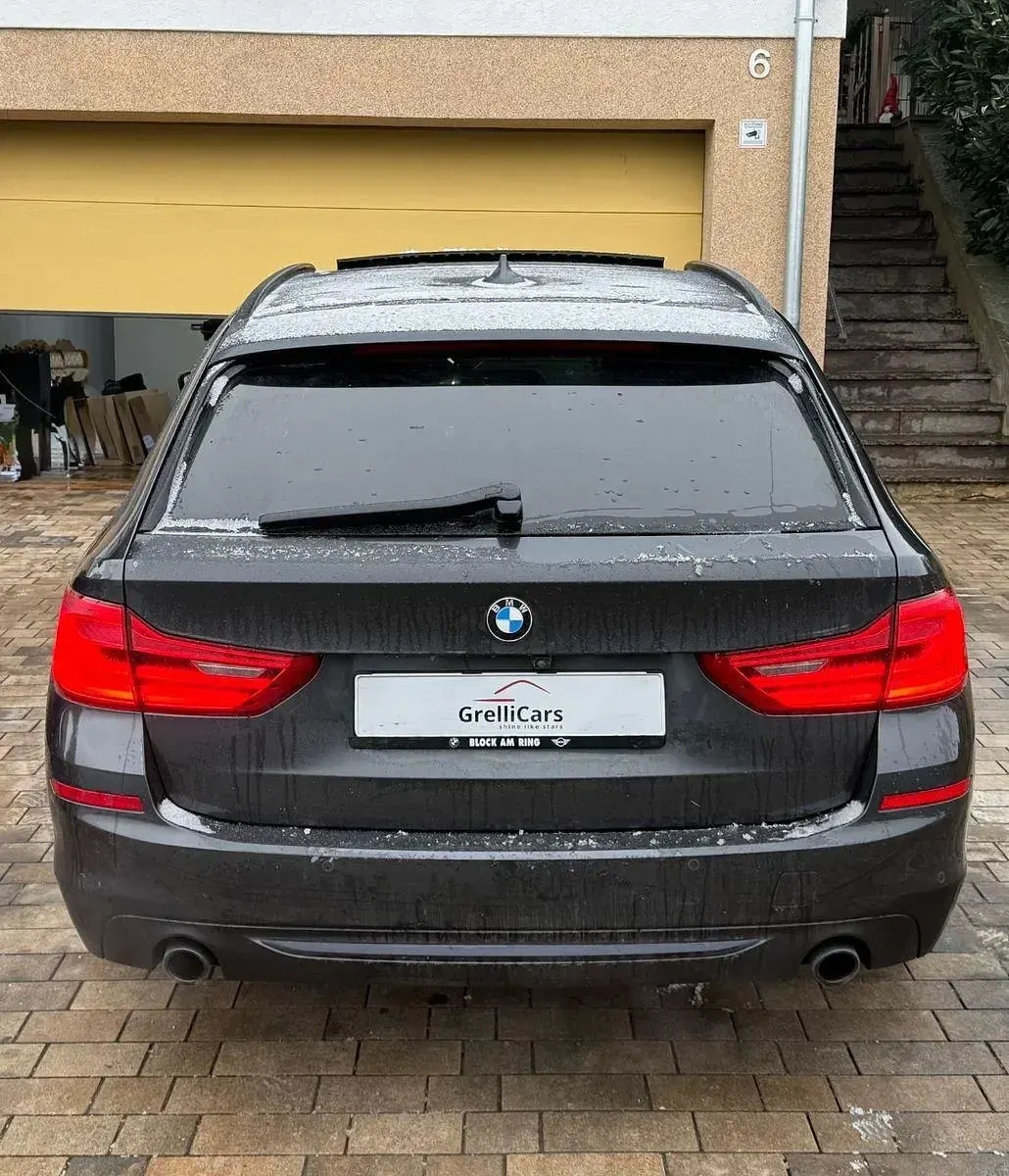 Gebraucht BMW 520 Sport Line 190 PS (139 kW) 2018 Grau Kombi
