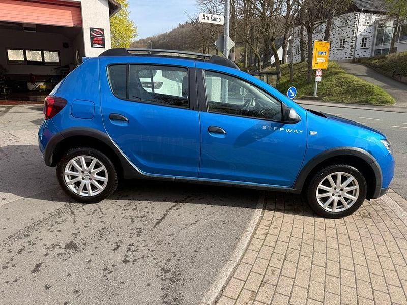 Gebraucht Dacia Sandero Stepway 90 PS (66 kW) 2017 Blau SUV