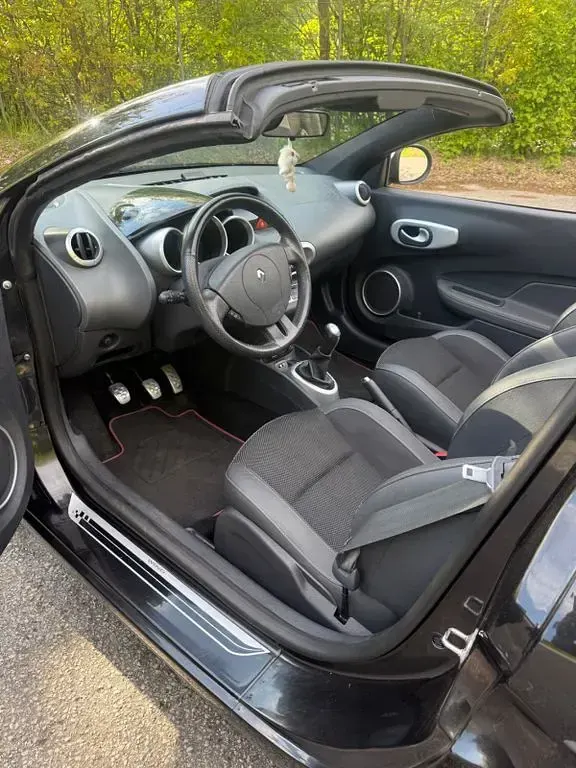 Gebraucht Renault Wind Dynamique 102 PS (75 kW) 2011 Schwarz Kleinwagen