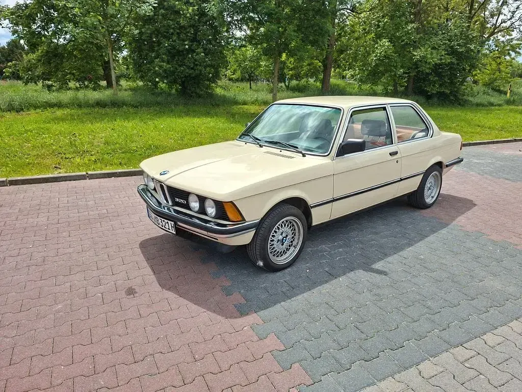 Gebraucht BMW 320 122 PS (89 kW) 1981 Weiß Coupé