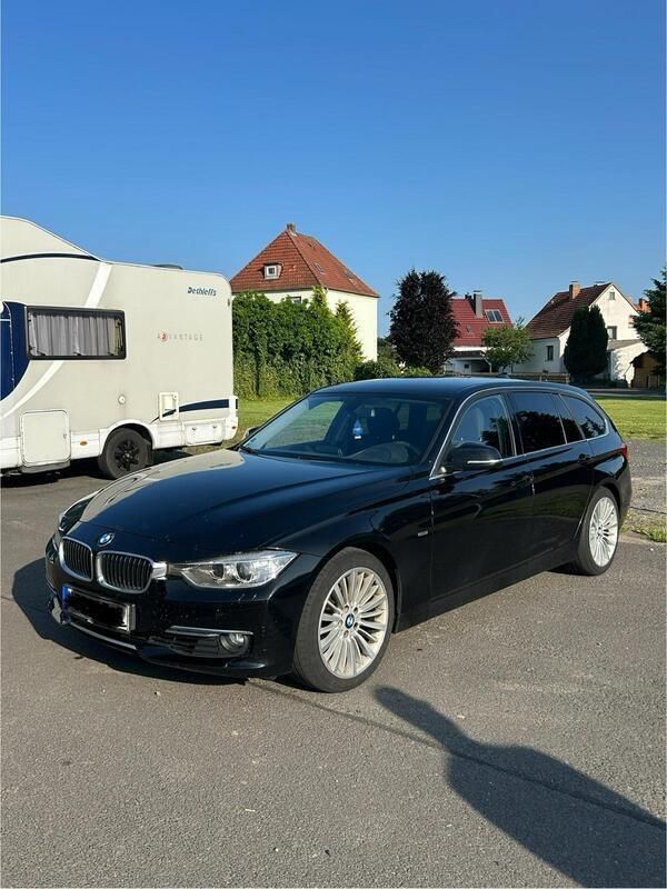 Schwarz Gebraucht 2013 BMW 325 Luxury Line Kombi | 8.500 € (Superpreis) - Bild 1/4
