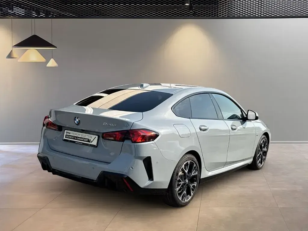 Gebraucht BMW 220 M Sport 150 PS (110 kW) 2025 Grau Coupé