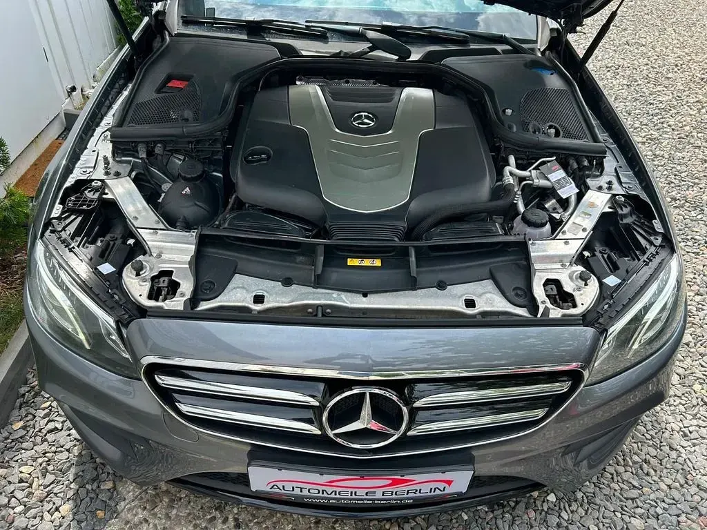 Gebraucht Mercedes E350 AMG line 258 PS (189 kW) 2018 Grau Limousine