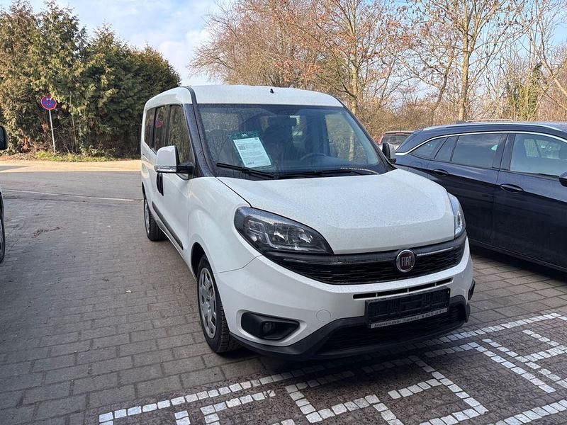 Weiß Gebraucht 2018 Fiat Doblò Van / Kleinbus | 7.790 € (Etwas zu teuer) - Bild 1/4