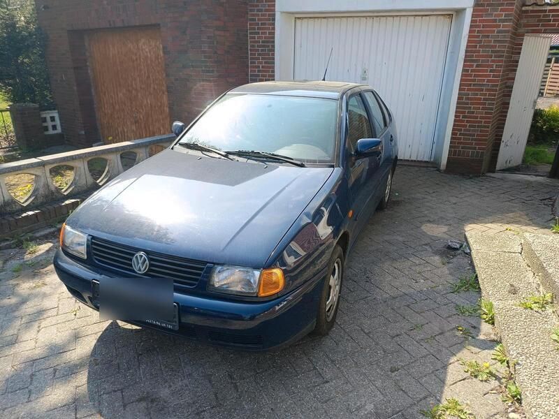 Blau Gebraucht 1997 VW Polo Classicline Limousine | 880 € (Guter Preis) - Bild 1/4