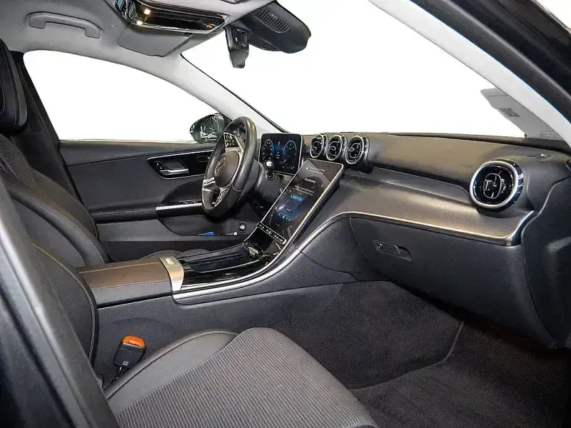 Gebraucht Mercedes C300 Avantgarde 265 PS (194 kW) 2023 Grau Limousine