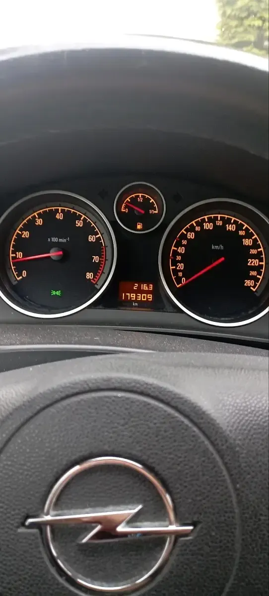 Usata Opel Astra 2003 Nero Utilitaria