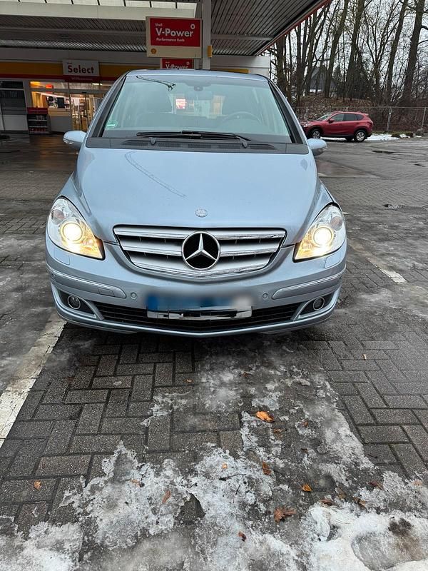 Grau Gebraucht 2005 Mercedes B200 Van / Kleinbus | 3.650 € (Guter Preis) - Bild 1/4