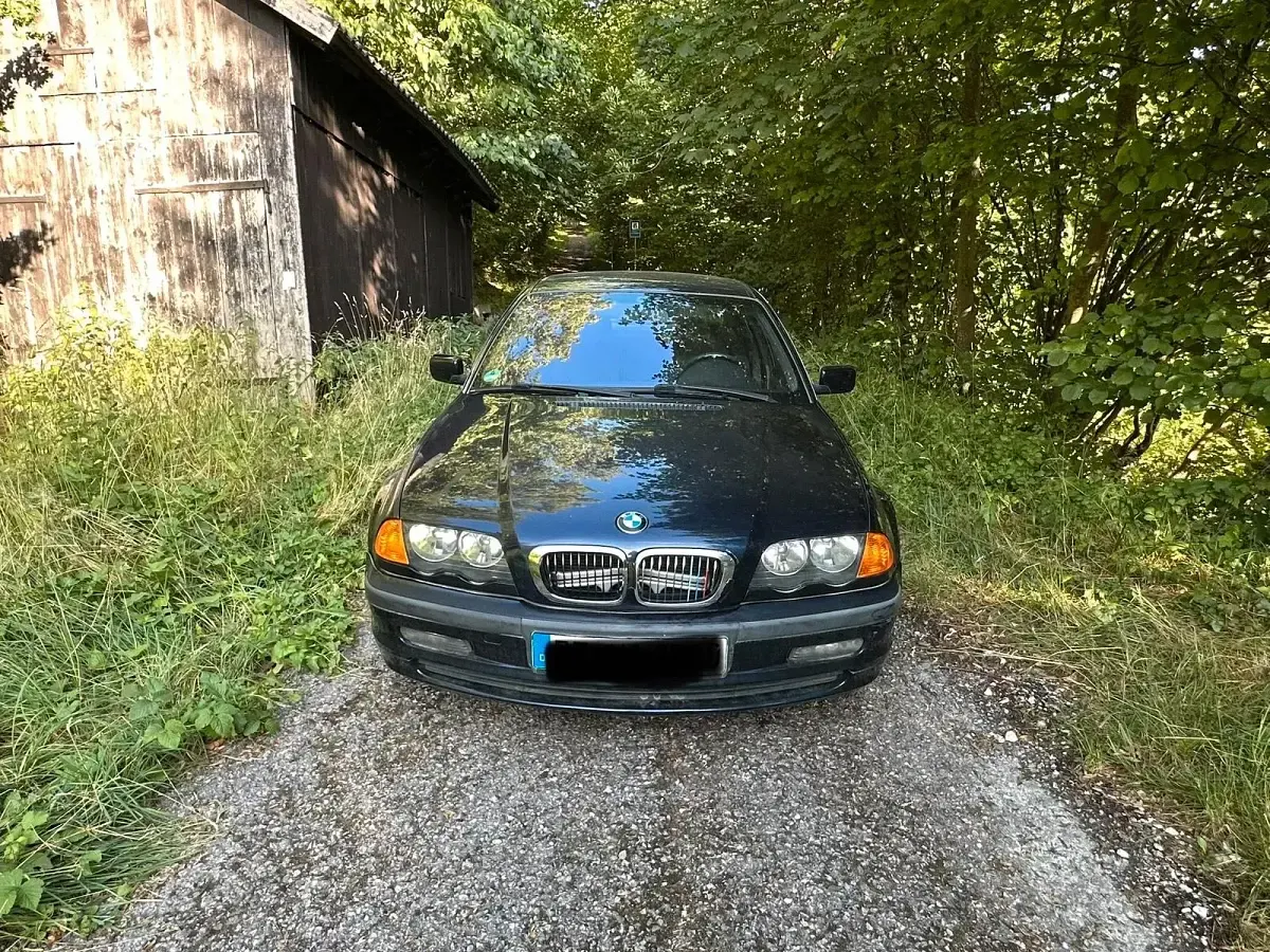 Gebraucht BMW 323 Basis 170 PS (125 kW) 1999 Blau Limousine