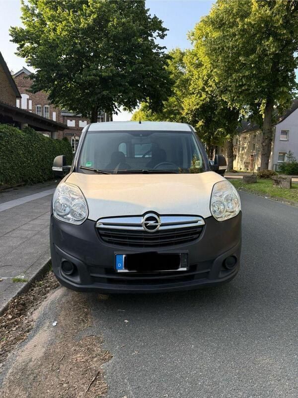 Weiß Gebraucht 2018 Opel Combo Van / Kleinbus | 8.899 € (Guter Preis) - Bild 1/4
