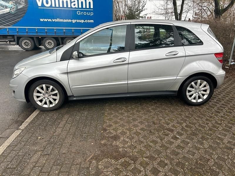 Gebraucht Mercedes B170 116 PS (85 kW) 2005 Silber Van / Kleinbus