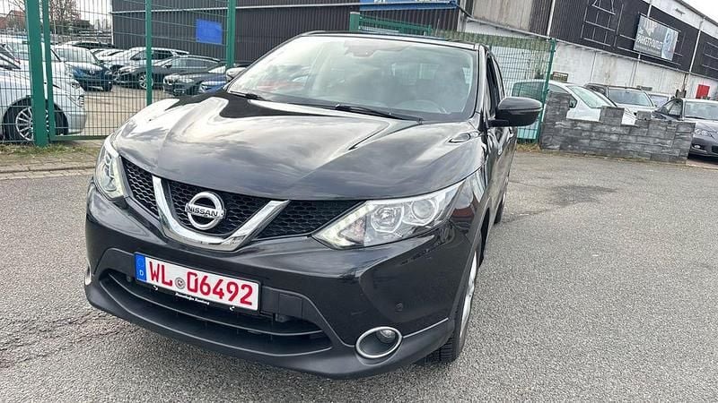 Gebraucht Nissan Qashqai Acenta 116 PS (85 kW) 2017 Schwarz SUV