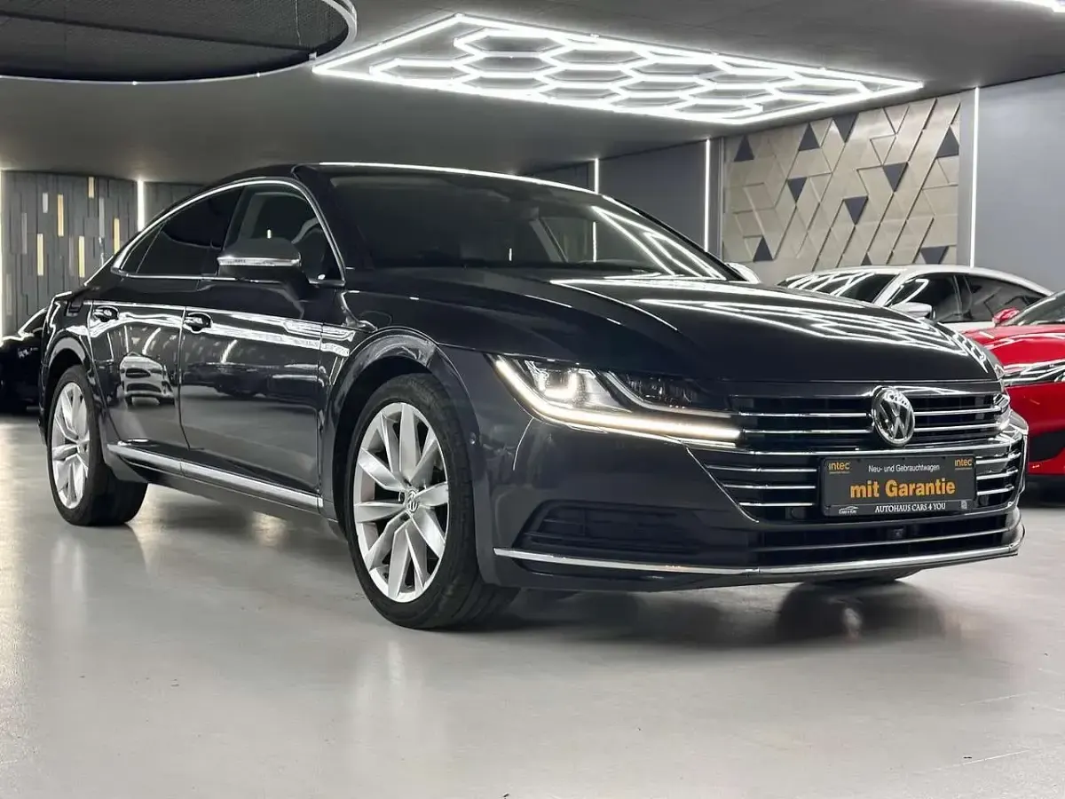 Gebraucht VW Arteon Elegance 190 PS (139 kW) 2018 Mangangrau metallic Kleinwagen