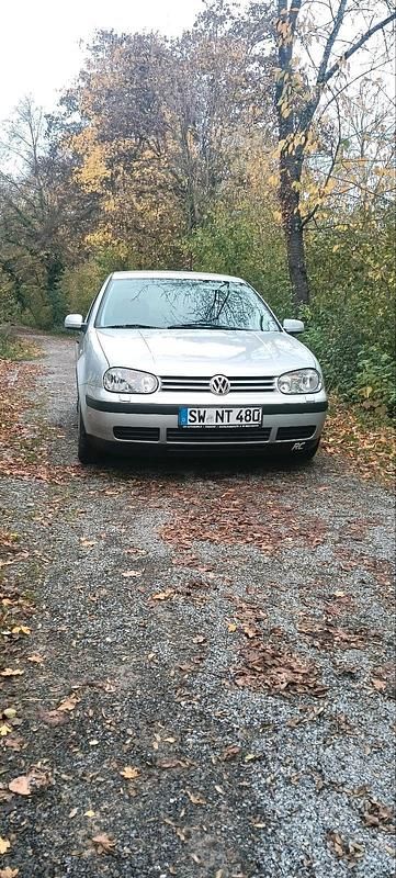 Silber Gebraucht 1998 VW Golf IV Limousine | 2.300 € (Teuer) - Bild 1/4