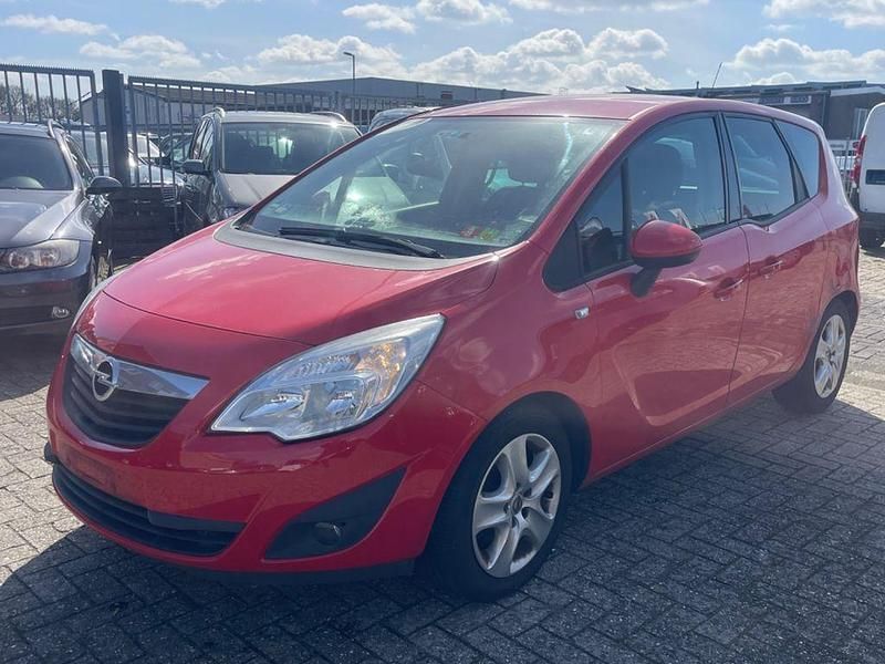 Gebraucht Opel Meriva Design Edition 120 PS (88 kW) 2012 Rot Van / Kleinbus