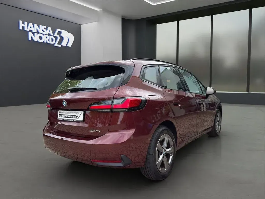 Gebraucht BMW 220 Active Tourer Performance 170 PS (125 kW) 2025 Rot Van / Kleinbus