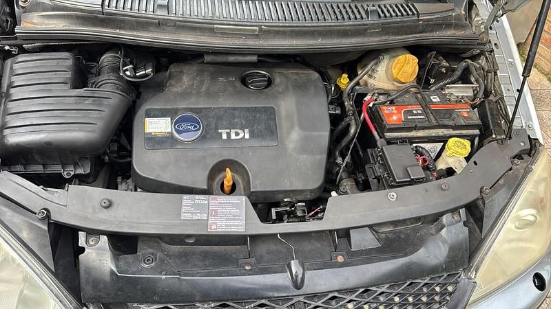 Gebraucht Ford Galaxy 116 PS (85 kW) 2002 Silber Van / Kleinbus