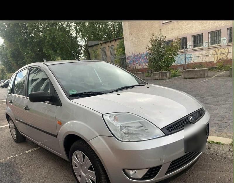 Silber Gebraucht 2006 Ford Fiesta Kleinwagen | 1.000 € (Guter Preis) - Bild 1/4