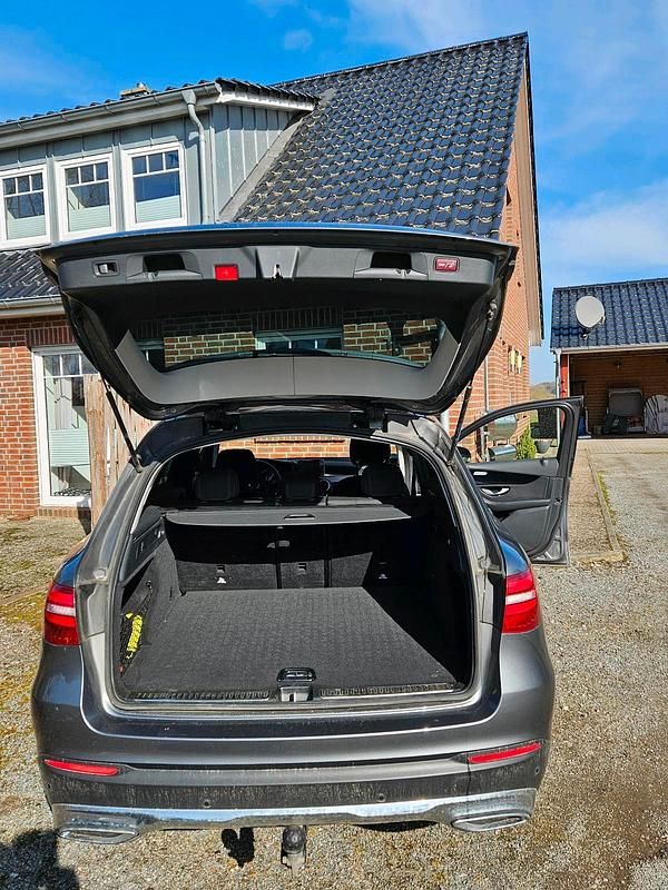 Gebraucht Mercedes GLC220 170 PS (125 kW) 2019 Grau SUV