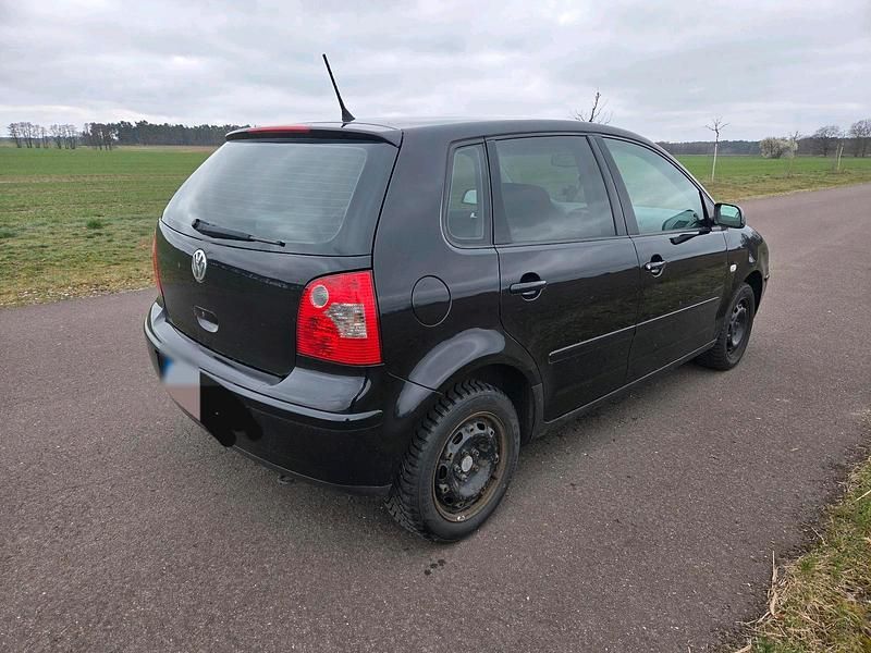 Gebraucht VW Polo 64 PS (47 kW) 2004 Schwarz Kleinwagen