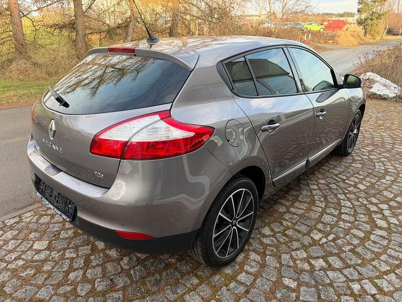 Gebraucht Renault Mégane Bose Edition 116 PS (85 kW) 2013 Grau Limousine