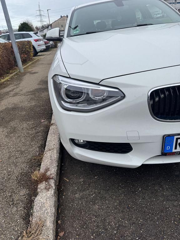 Gebraucht BMW 116 136 PS (100 kW) 2011 Weiß Kleinwagen