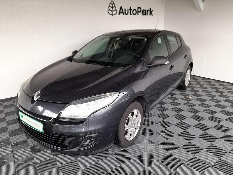 Grau Gebraucht 2012 Renault Mégane III Limousine | 2.900 € (Superpreis) - Bild 1/4