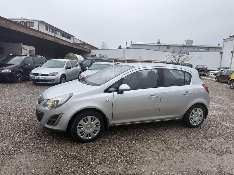 Gebraucht Opel Corsa Innovation 101 PS (74 kW) 2011 Starsilber iii m2 Kleinwagen