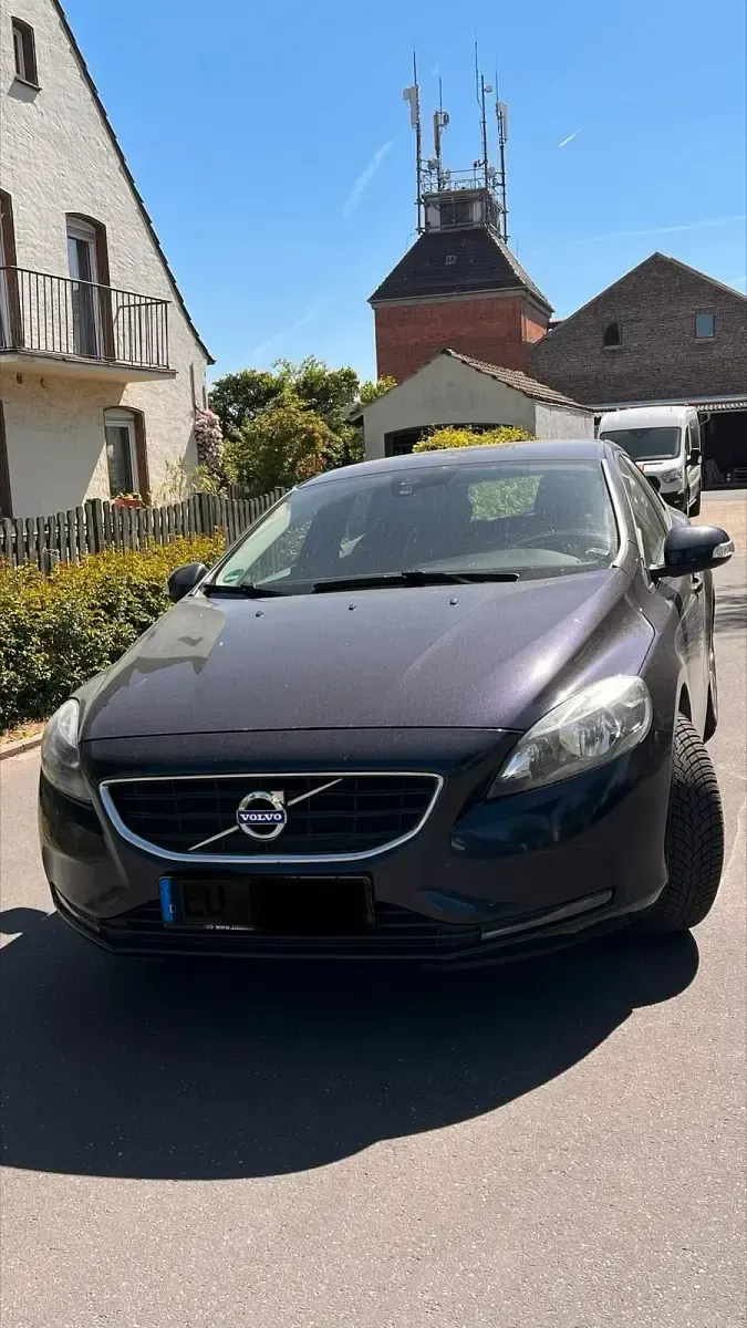 Usata Volvo V40 2015 Blu Utilitaria