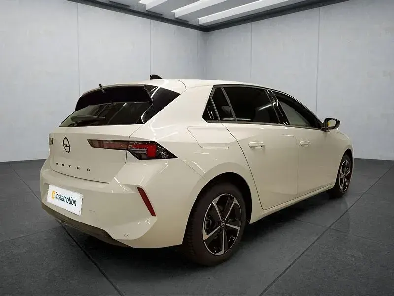 Gebraucht Opel Astra 131 PS (96 kW) 2025 Weiß Kleinwagen