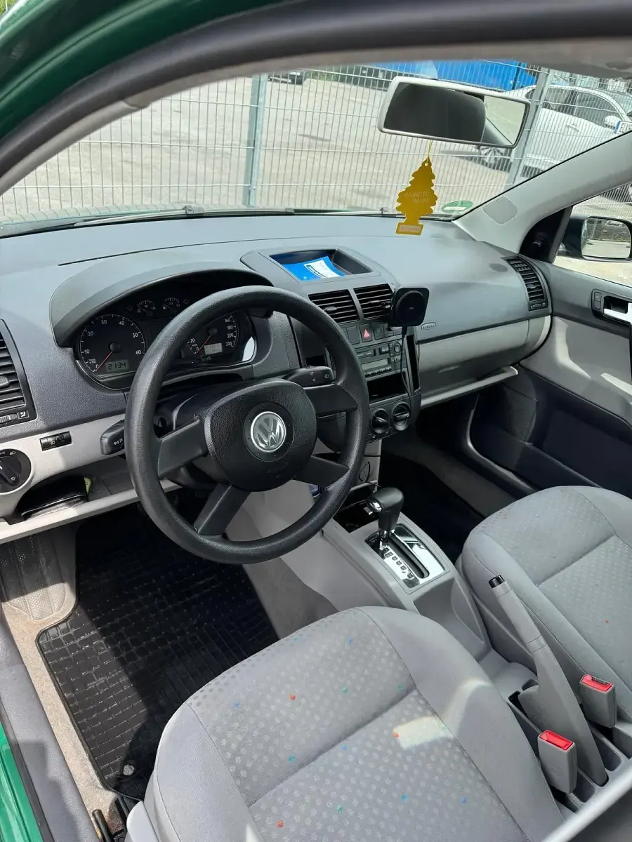 Gebraucht VW Polo 75 PS (55 kW) 2003 Grün Kleinwagen