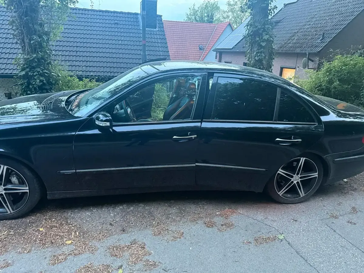 Usata Mercedes E280 190 CV (139 kW) 2006 Nero Berlina