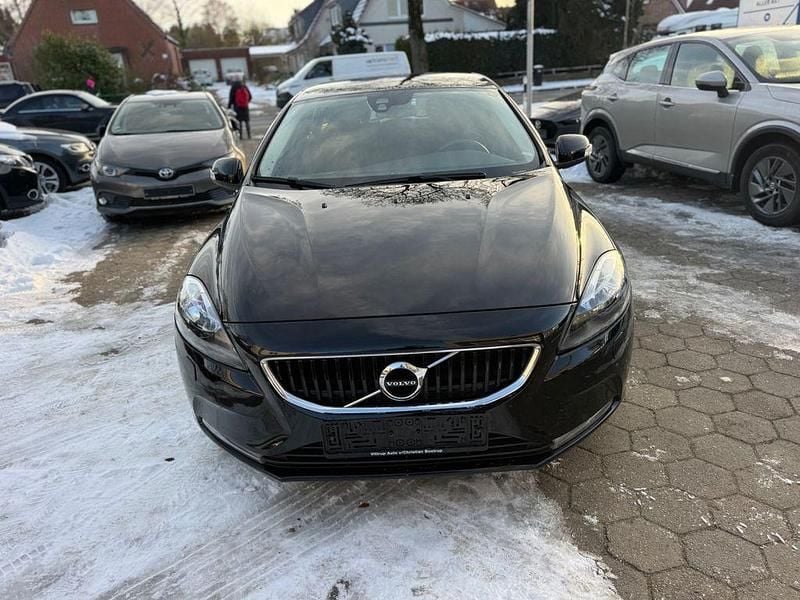 Gebraucht Volvo V40 120 PS (88 kW) 2017 Onyx black Limousine