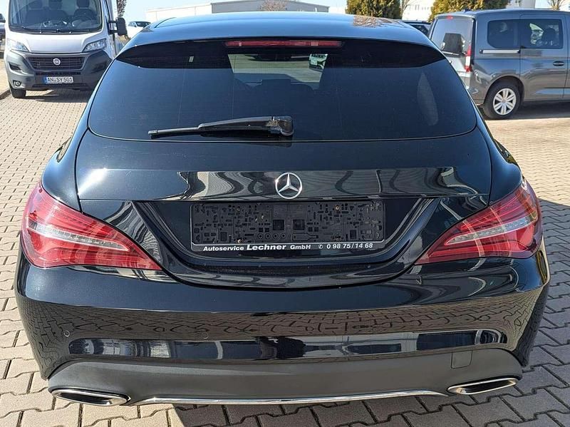 Gebraucht Mercedes CLA200 156 PS (114 kW) 2016 Kosmosschwarz  metalliclack Kombi