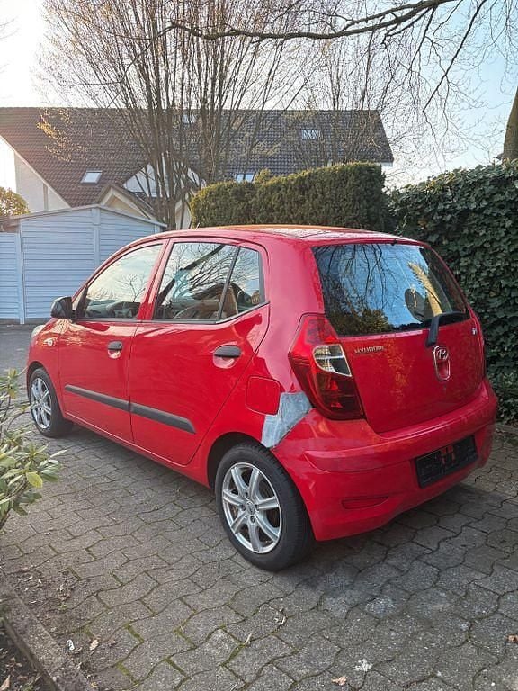 Gebraucht Hyundai i10 Classic 69 PS (50 kW) 2012 Rot Kleinwagen