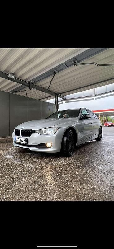 Silber Gebraucht 2013 BMW 320 Kombi | 9.500 € (Fairer Preis) - Bild 1/4