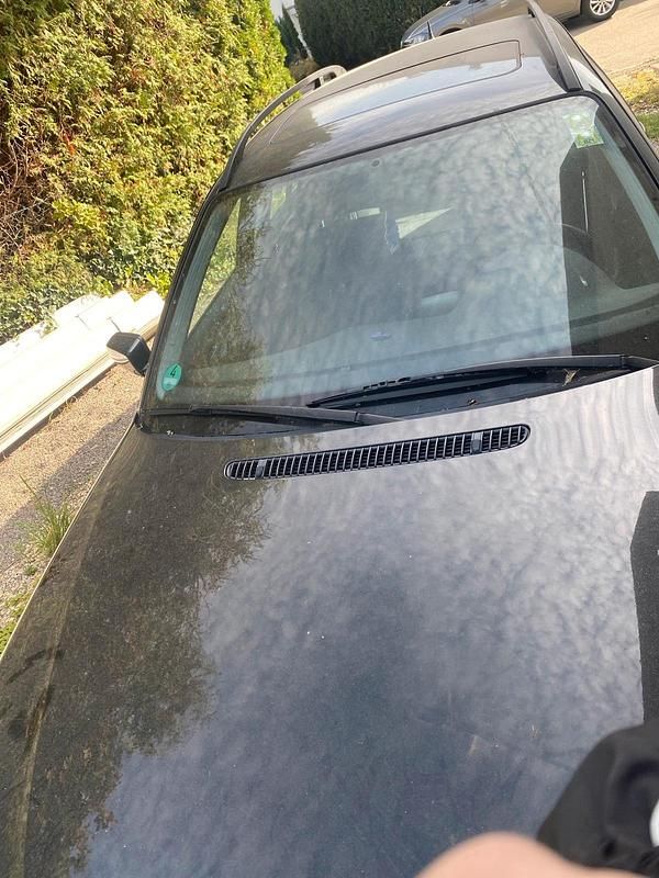 Schwarz Gebraucht 2002 BMW 320 Kombi | 1.100 € (Guter Preis) - Bild 1/4