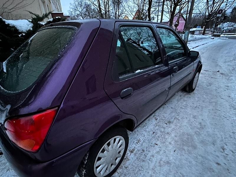 Gebraucht Ford Fiesta 55 PS (40 kW) 2000 Violet Kleinwagen