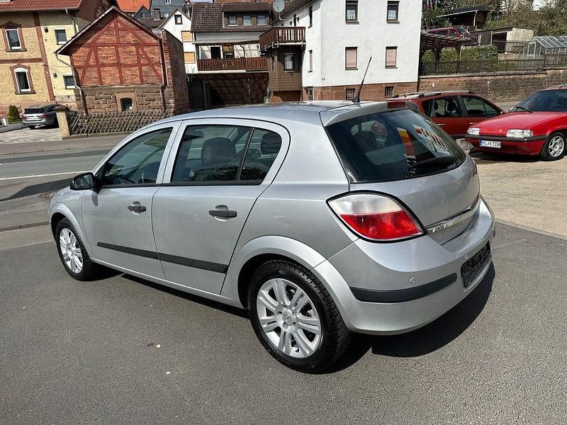 Gebraucht Opel Astra 125 PS (91 kW) 2004 Silber Limousine