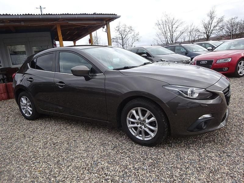 Gebraucht Mazda 3 Center-Line 150 PS (110 kW) 2015 Braun Limousine