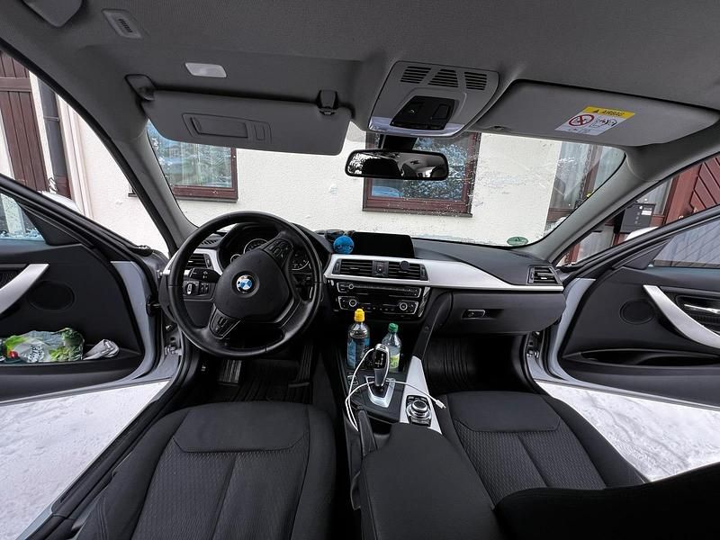 Gebraucht BMW 318 150 PS (110 kW) 2017 Silber Kombi