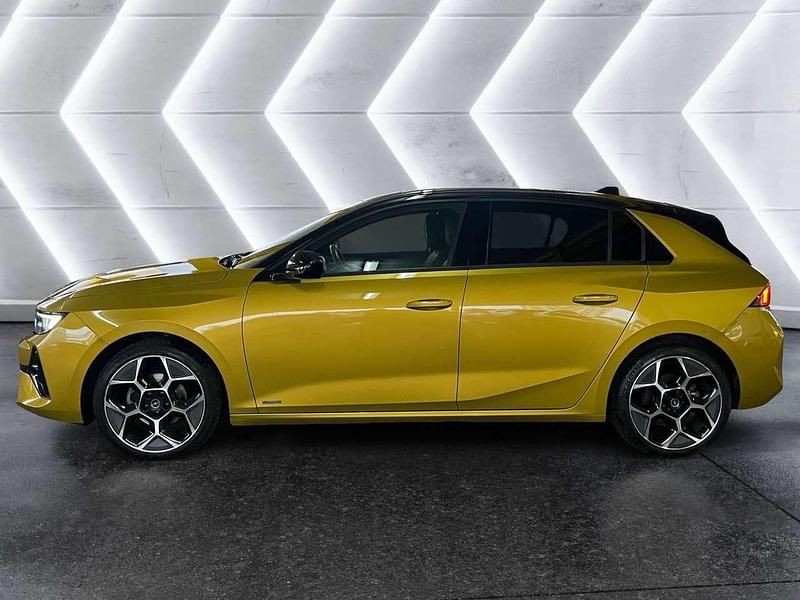 Gebraucht Opel Astra Ultimate 131 PS (96 kW) 2023 Kult gelb Limousine
