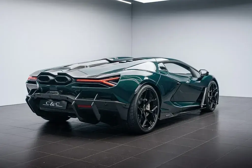 Neu Lamborghini Revuelto 1016 PS (747 kW) 2026 Verde lares Coupé