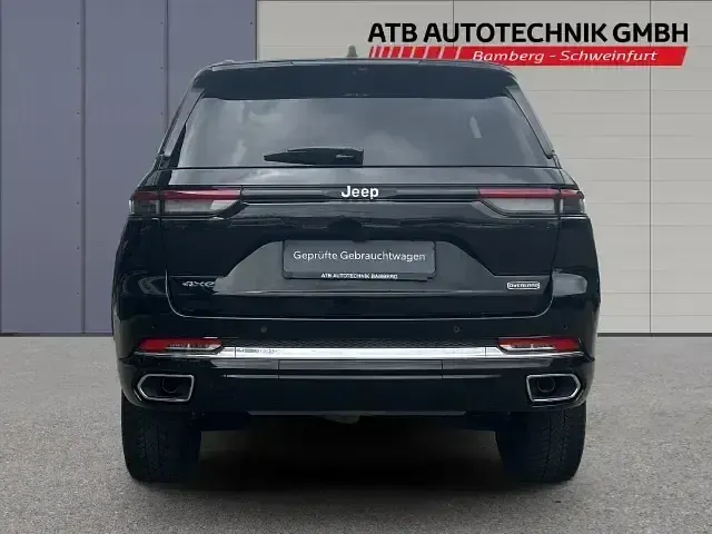 Gebraucht Jeep Grand Cherokee Overland 381 PS (280 kW) 2023 Diamond black (schwarz) SUV