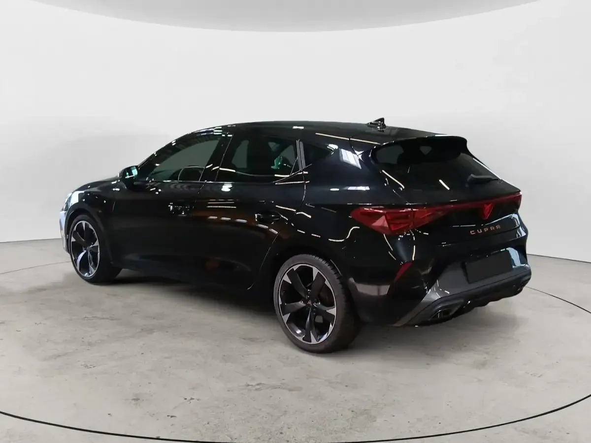 Gebraucht Cupra Leon 150 PS (110 kW) 2025 Noir minuit Limousine