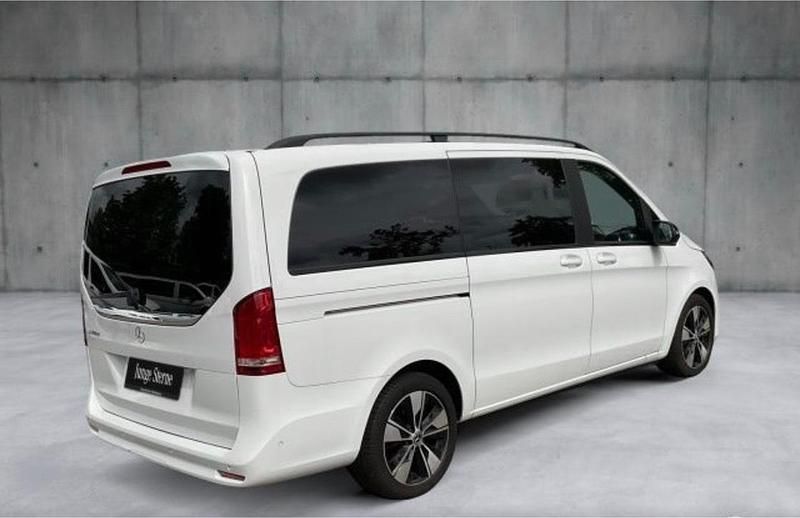 Gebraucht Mercedes V300 Avantgarde Edition 237 PS (174 kW) 2022 Weiß Van / Kleinbus