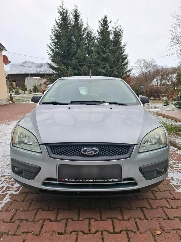 Gebraucht Ford Focus 101 PS (74 kW) 2006 Grau Kombi